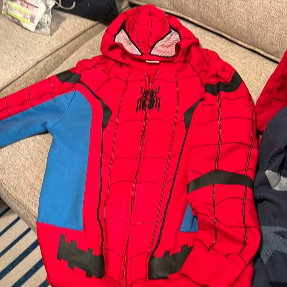 Boys Spider-Man hoodie, size Large - Picture 1 of 1